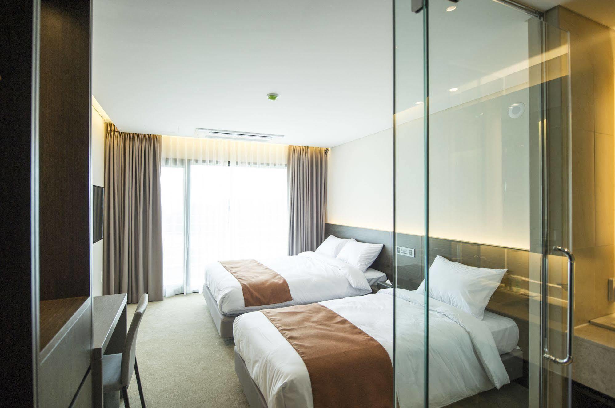Grand Mer Hotel Seogwipo Ocean Exteriör bild